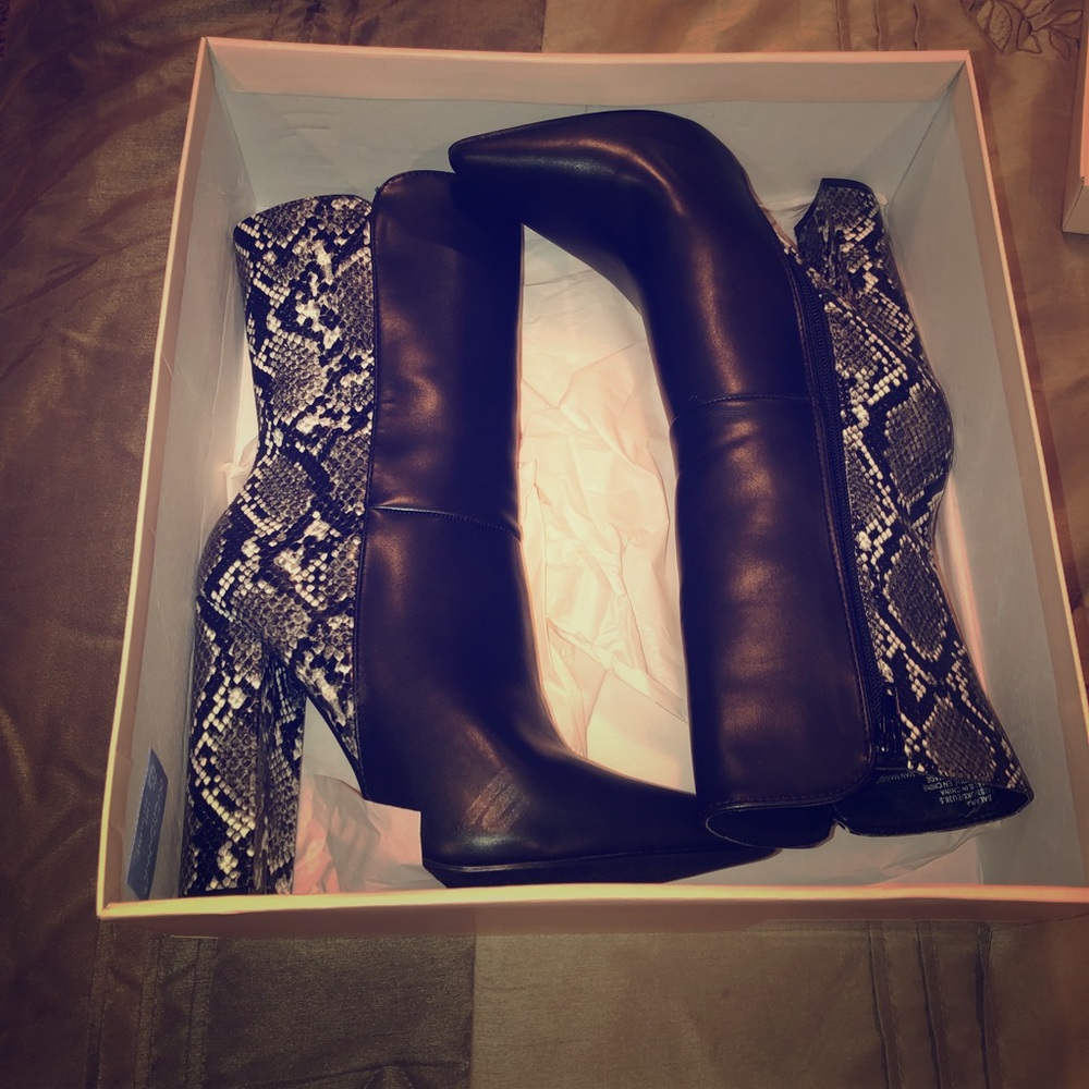 Black/Snake Boots